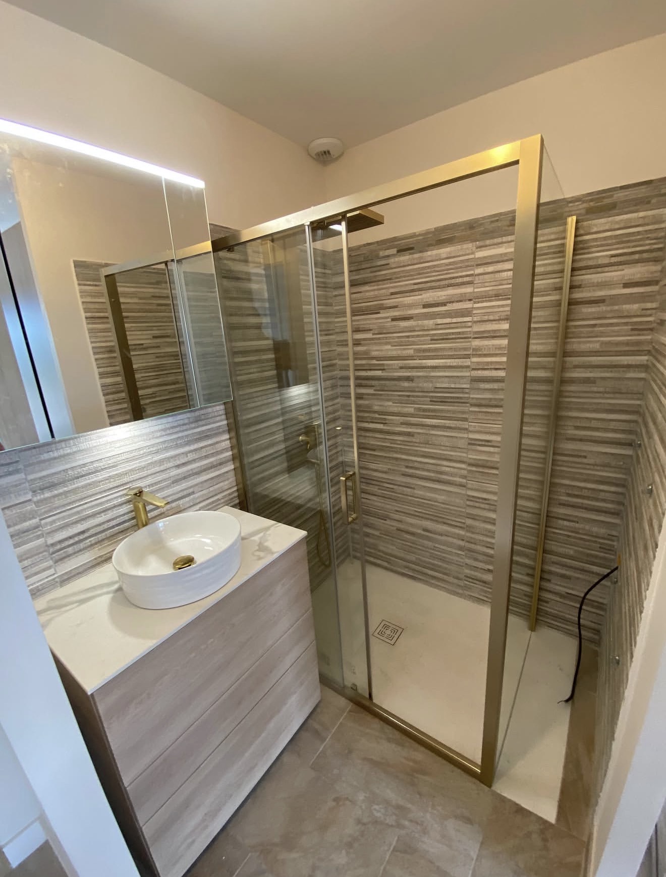 Salle de bain rénovée par Latour Plomberie